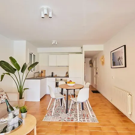 Beachfront Apartament *
